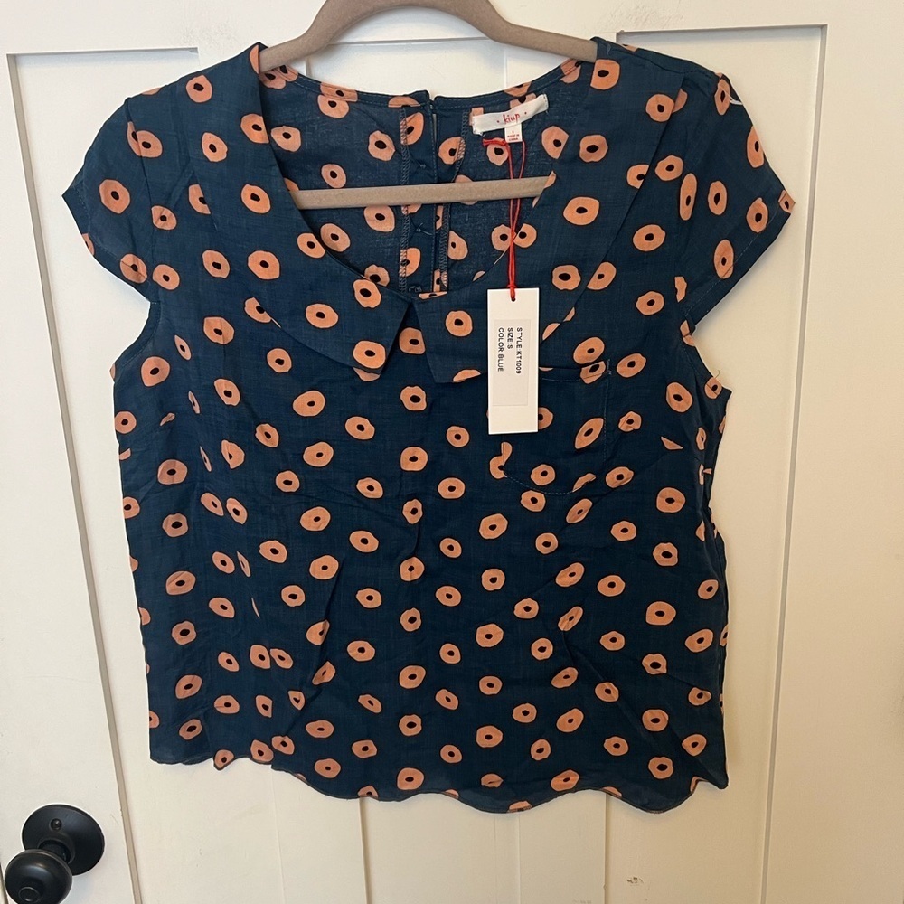 Kiup blue short-sleeved blouse scalloped Peter Pan collar orange circle S NWT
